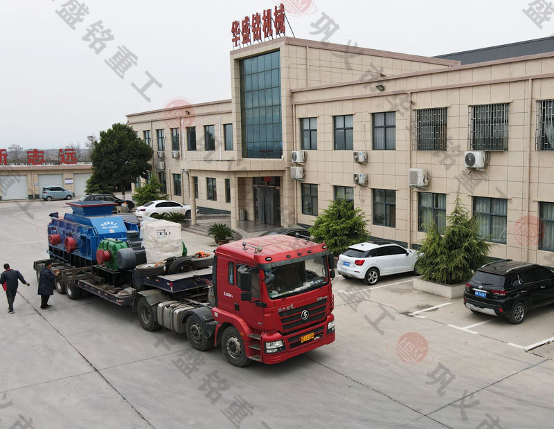 時(shí)產(chǎn)200噸對(duì)輥液壓制砂機(jī)，處理鵝卵石、石灰石的出砂效果怎么樣呢？